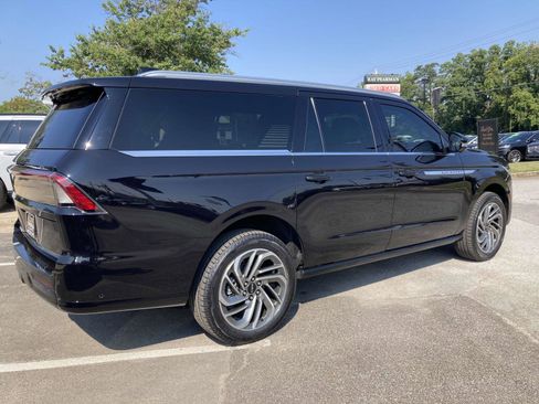 New 2025 Lincoln Navigator L Reserve image 3