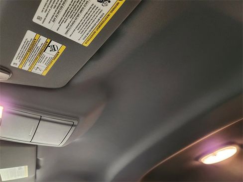 Used 2012 Ford F150 XLT image 23