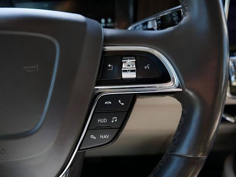 Used 2019 Lincoln Navigator L Reserve AWD/4WD image 20