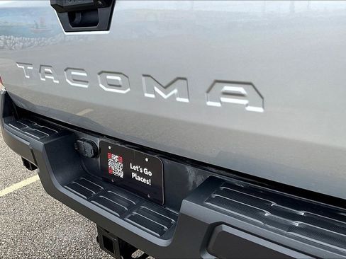 Used 2025 Toyota Tacoma SR image 26