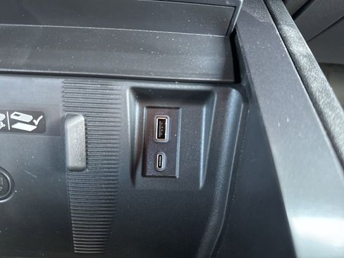 New 2025 GMC Hummer EV 2X image 40