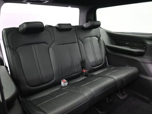 Used 2025 Jeep Wagoneer Series III w/ Premium Group I AWD/4WD image 25