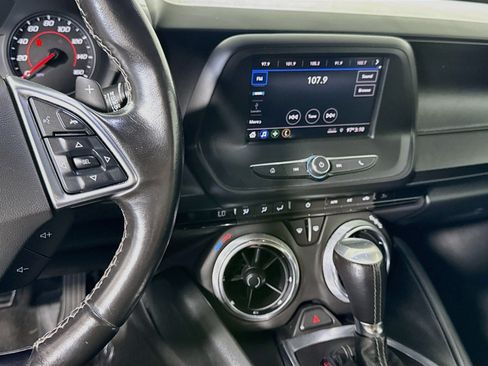 Used 2020 Chevrolet Camaro LT RWD image 18