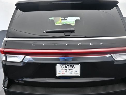 Used 2024 Lincoln Navigator Reserve image 5