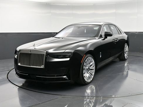 Used 2025 Rolls-Royce Ghost image 1