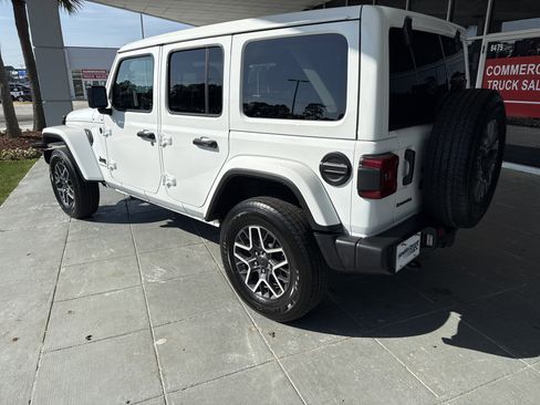 Used 2025 Jeep Wrangler Sahara w/ Safety Group image 7