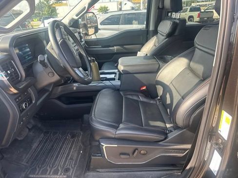 Used 2024 Ford F350 Lariat w/ Lariat Ultimate Package AWD/4WD image 4