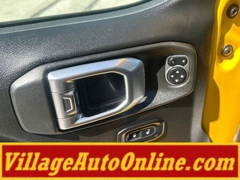 Used 2019 Jeep Wrangler Unlimited Sport w/ Technology Group AWD/4WD image 12