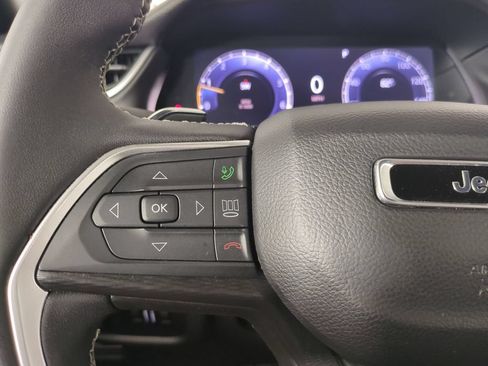 Used 2025 Jeep Grand Cherokee Laredo X w/ Luxury Tech Group I AWD/4WD image 32