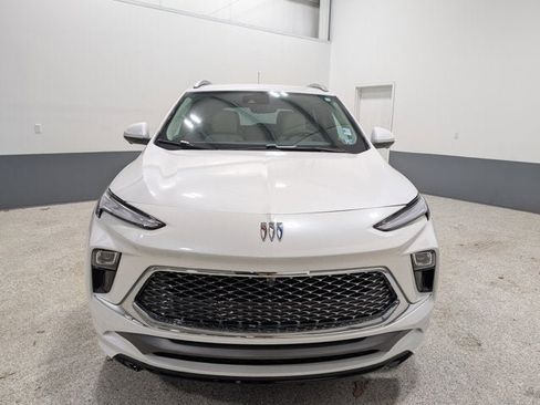 Used 2025 Buick Encore GX Avenir w/ Avenir Technology Package image 8