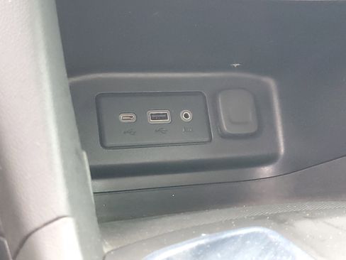 Used 2021 Chevrolet Equinox LS w/ LS Convenience Package image 30