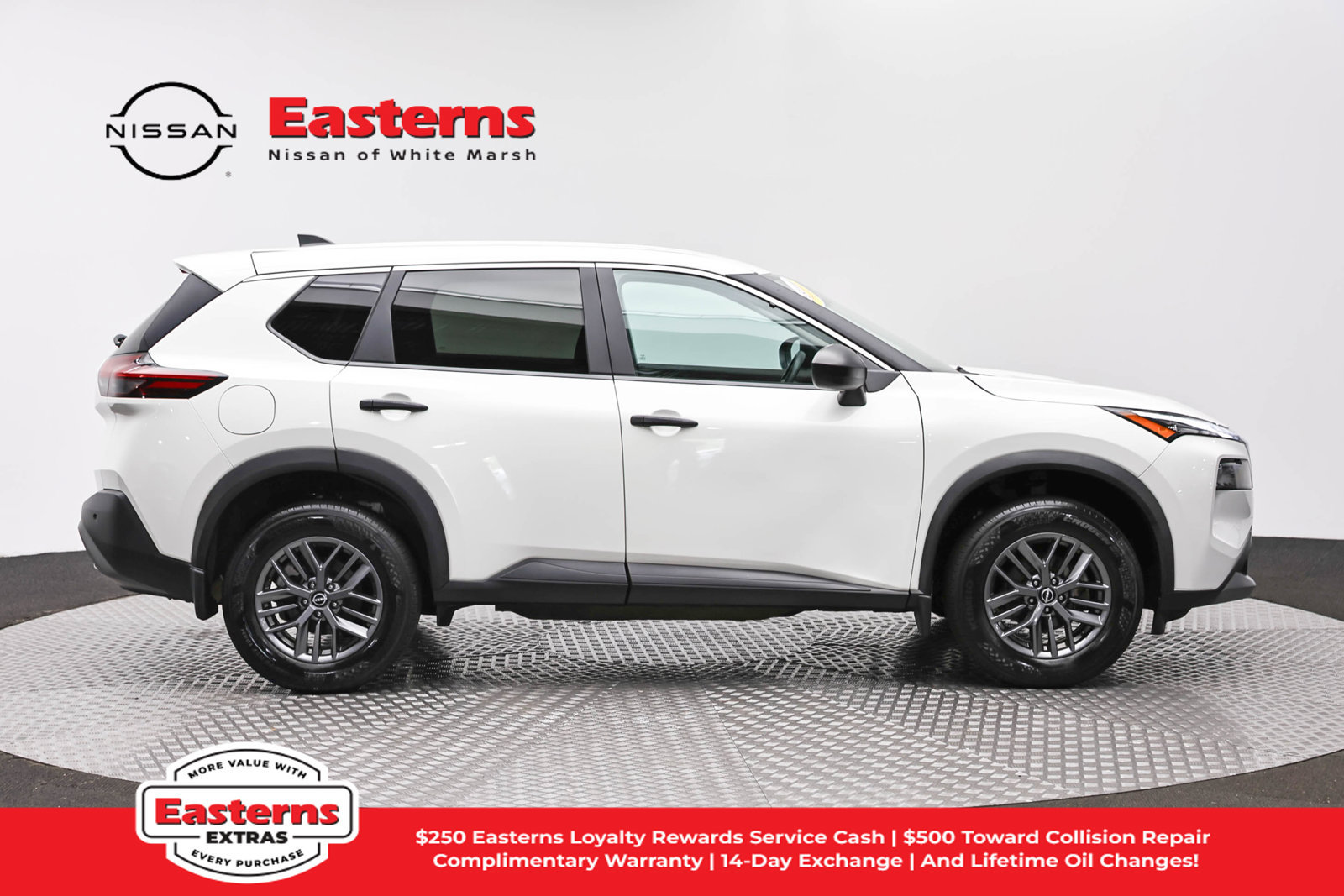 Used 2023 Nissan Rogue S AWD/4WD image 4