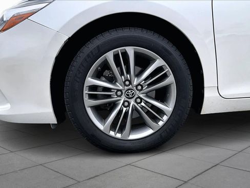 Used 2017 Toyota Camry SE image 10