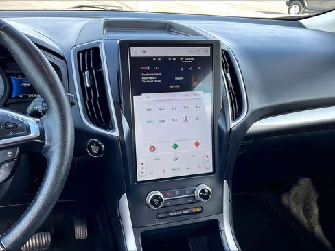 Used 2024 Ford Edge SEL image 7