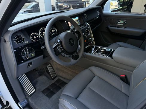 Used 2023 Rolls-Royce Cullinan image 22