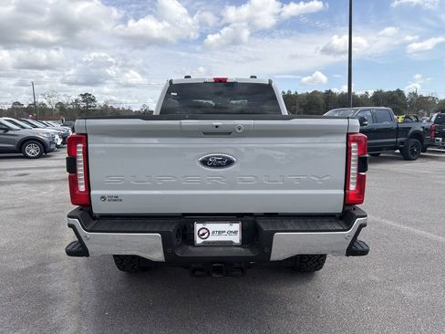 Used 2025 Ford F250 Lariat w/ Tremor Off-Road Package image 6