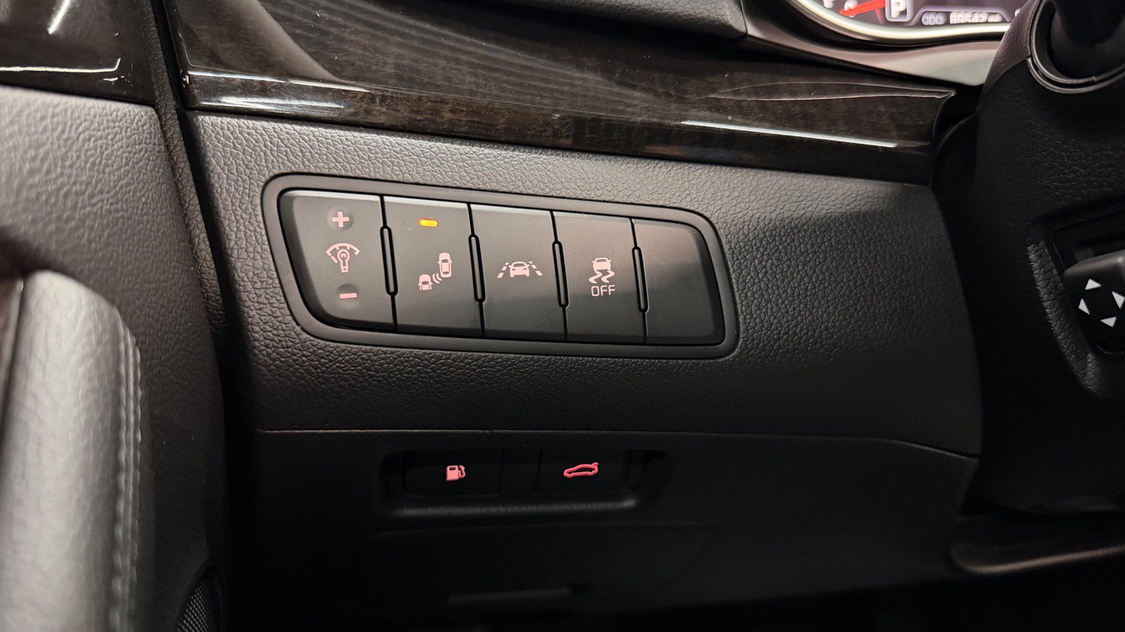 Used 2014 Kia Cadenza Limited FWD image 46
