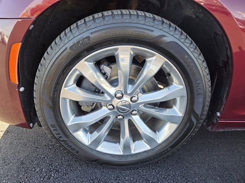 Used 2016 Chrysler 300 C w/ Safetytec Plus Group image 9