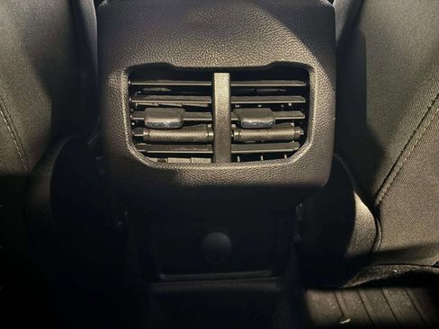 Used 2020 Ford Fusion SE image 31