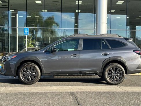 Certified 2025 Subaru Outback Onyx Edition w/ Tech Package 2 image 9