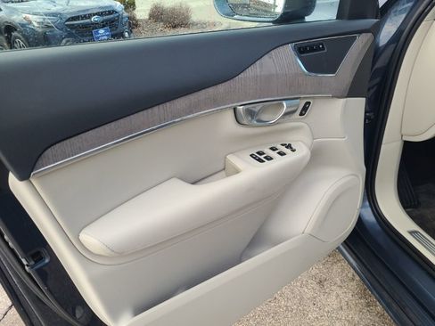 Used 2023 Volvo XC90 B6 Plus image 10