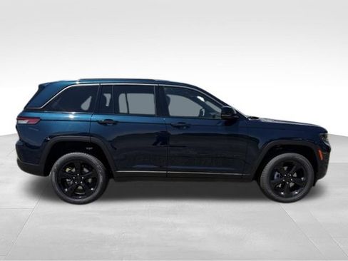 New 2026 Jeep Grand Cherokee Limited w/ Limited Altitude Package AWD/4WD image 20