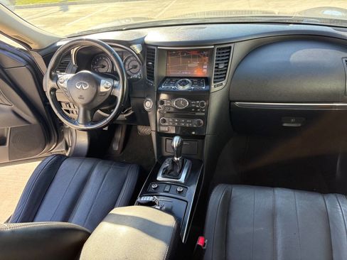 Used 2017 INFINITI QX70 AWD w/ Premium Package image 15