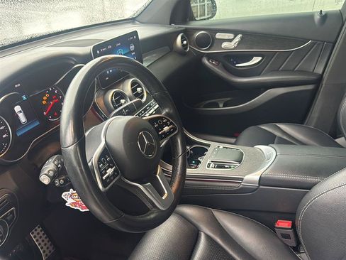 Used 2020 Mercedes-Benz GLC 300 4MATIC image 2