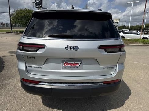 Used 2022 Jeep Grand Cherokee L Limited AWD/4WD image 6