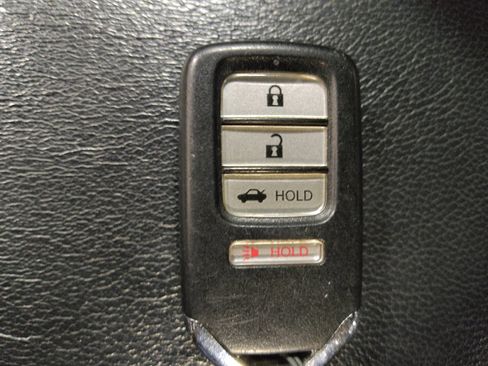 Used 2018 Honda Accord Sport image 32