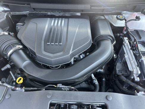 Used 2026 GMC Acadia Elevation w/ Elevation Premium Package FWD image 10