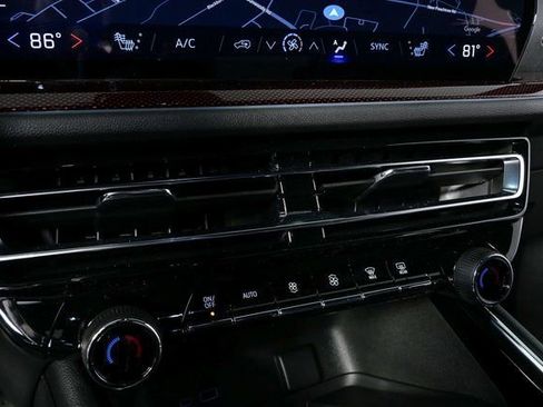 New 2026 Chevrolet Traverse Z71 w/ LPO, Floor Liner Package image 14