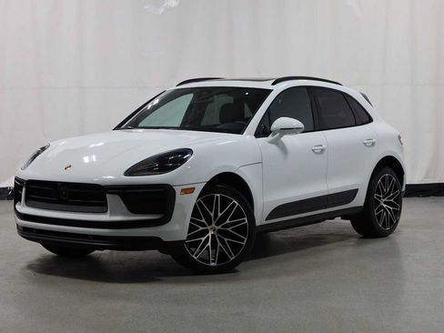 Certified 2026 Porsche Macan AWD/4WD image 1