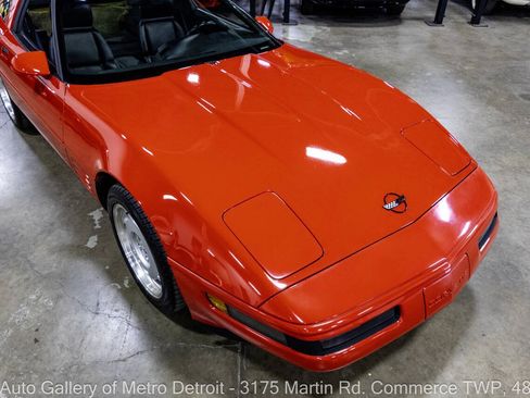 Used 1992 Chevrolet Corvette Coupe RWD image 14