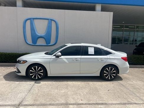 Used 2023 Honda Civic EX image 5