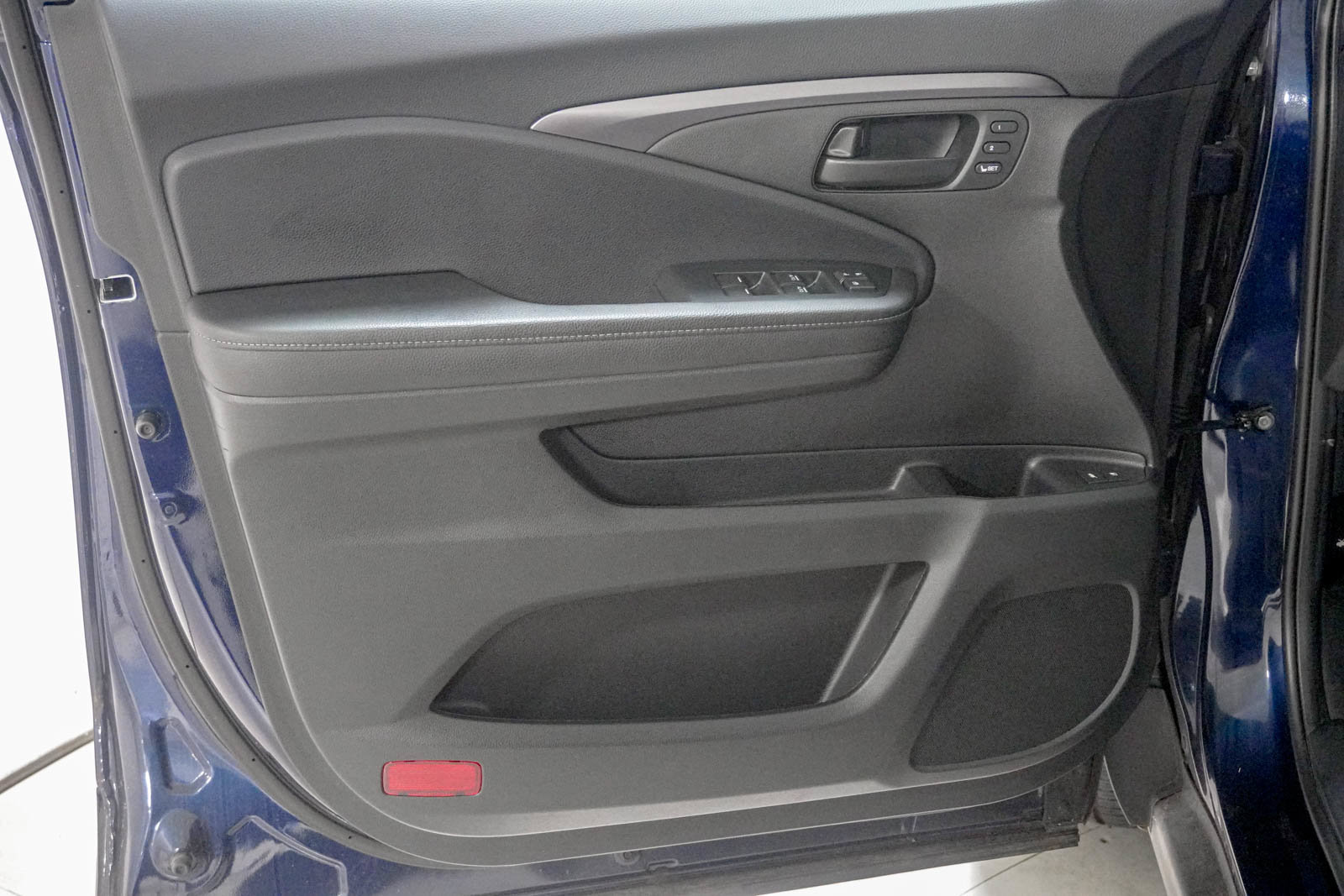 Used 2023 Honda Passport EX-L image 17