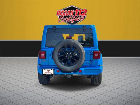 Used 2022 Jeep Wrangler Unlimited Sahara AWD/4WD image 8