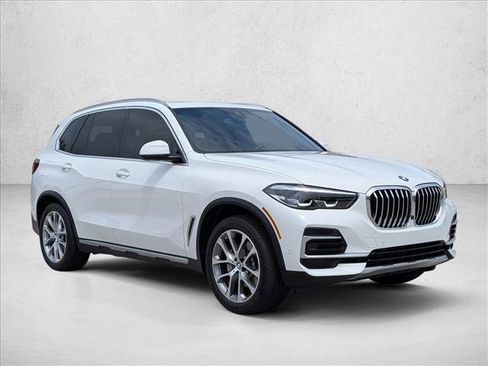 Certified 2023 BMW X5 xDrive40i w/ Premium Package AWD/4WD image 3