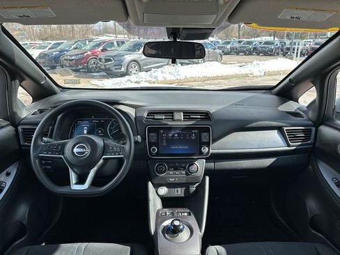 Used 2025 Nissan Leaf S image 10