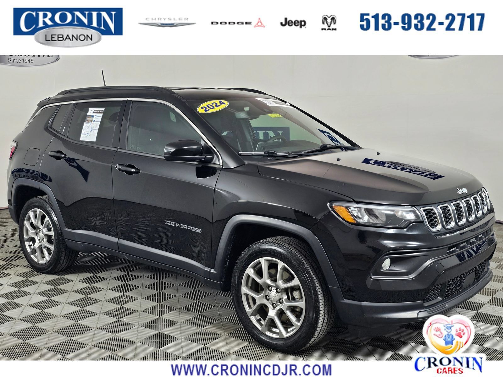 Used 2024 Jeep Compass Latitude AWD/4WD image 1