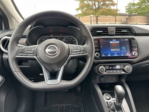 Used 2024 Nissan Versa SR image 8
