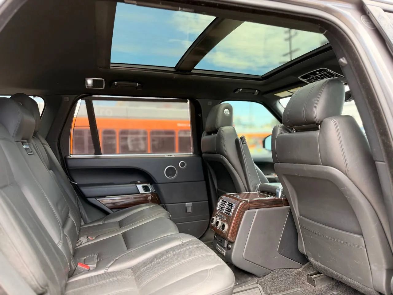 Used 2015 Land Rover Range Rover Long Wheelbase Supercharged AWD/4WD image 36