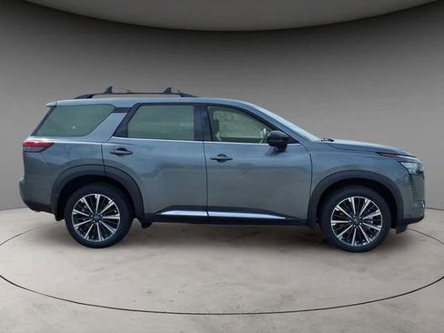 New 2026 Nissan Pathfinder Platinum AWD/4WD image 10