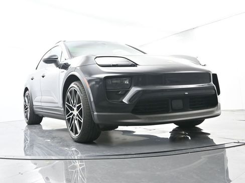 Certified 2025 Porsche Macan 4S Electric AWD/4WD image 54