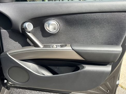 Used 2025 Genesis GV60 RWD image 14