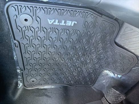 New 2025 Volkswagen Jetta SE image 18