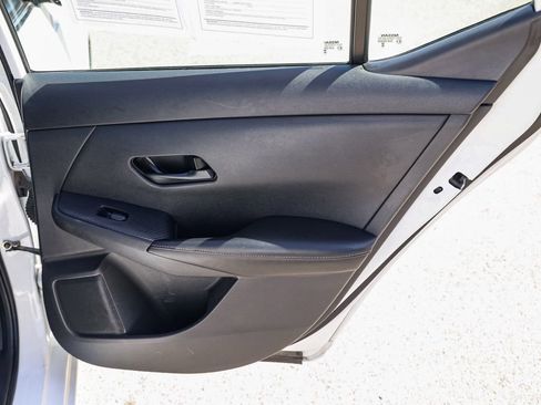 Used 2024 Nissan Sentra SV FWD image 17