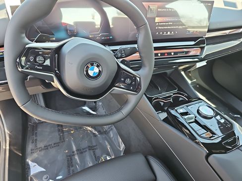 New 2026 BMW 530i xDrive w/ Premium Package AWD/4WD image 17