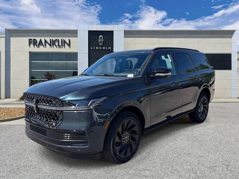 New 2026 Lincoln Navigator Reserve w/ Jet Appearance Package AWD/4WD image 3