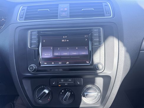 Used 2017 Volkswagen Jetta SE image 66